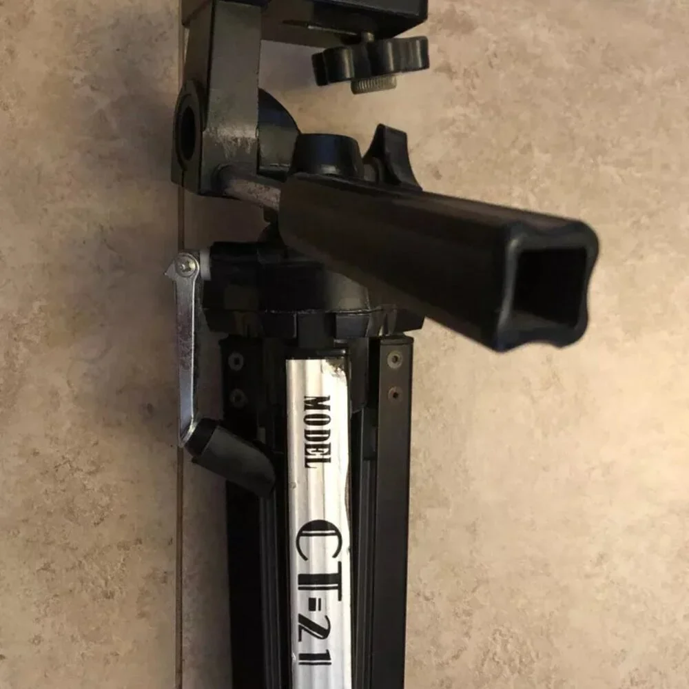 Super Albinar Tripod Model CT-21 (Preowned, Good Condition) Aluminum Adjustable